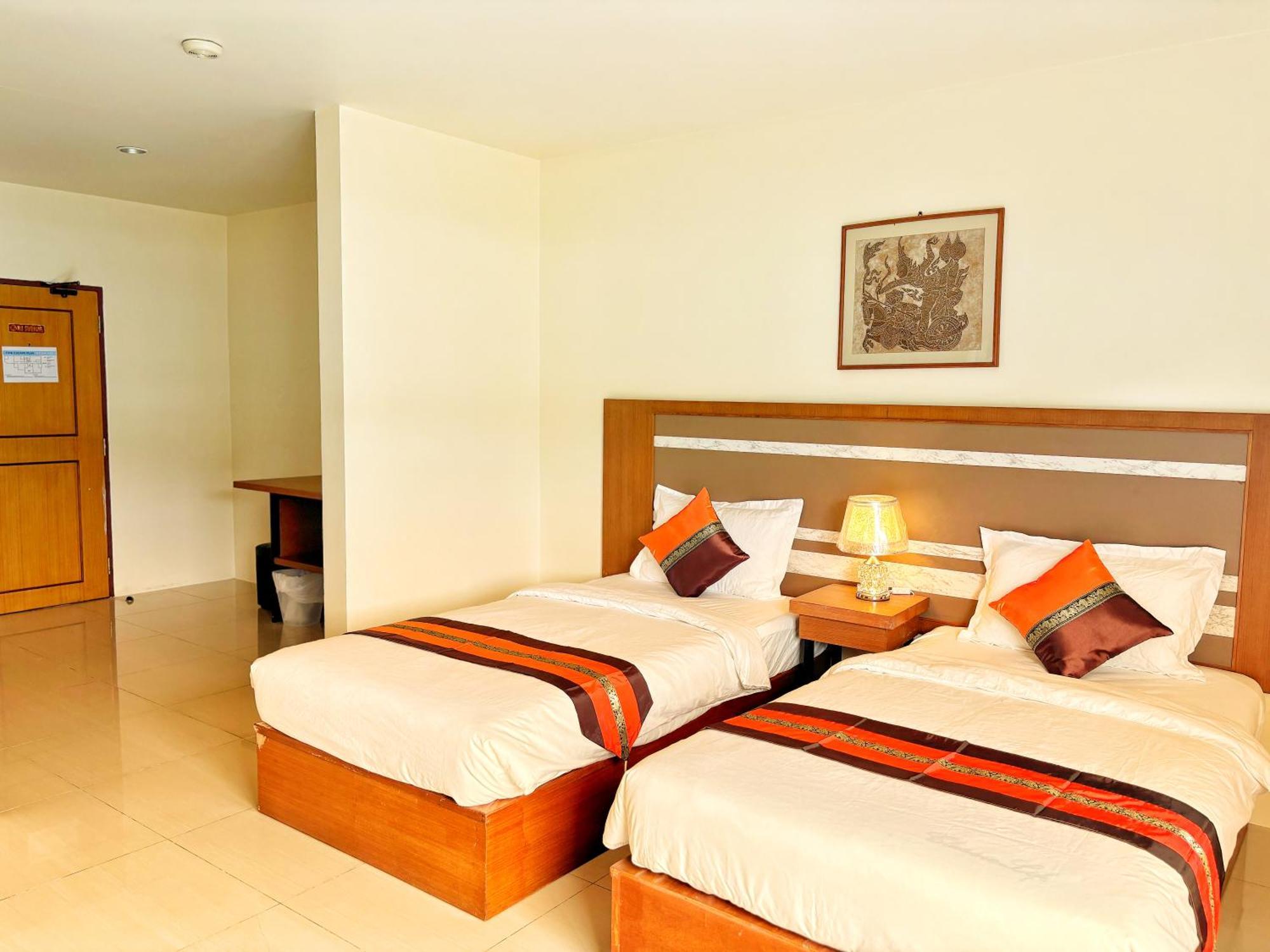 Patong Pool House Aparthotel Екстериор снимка