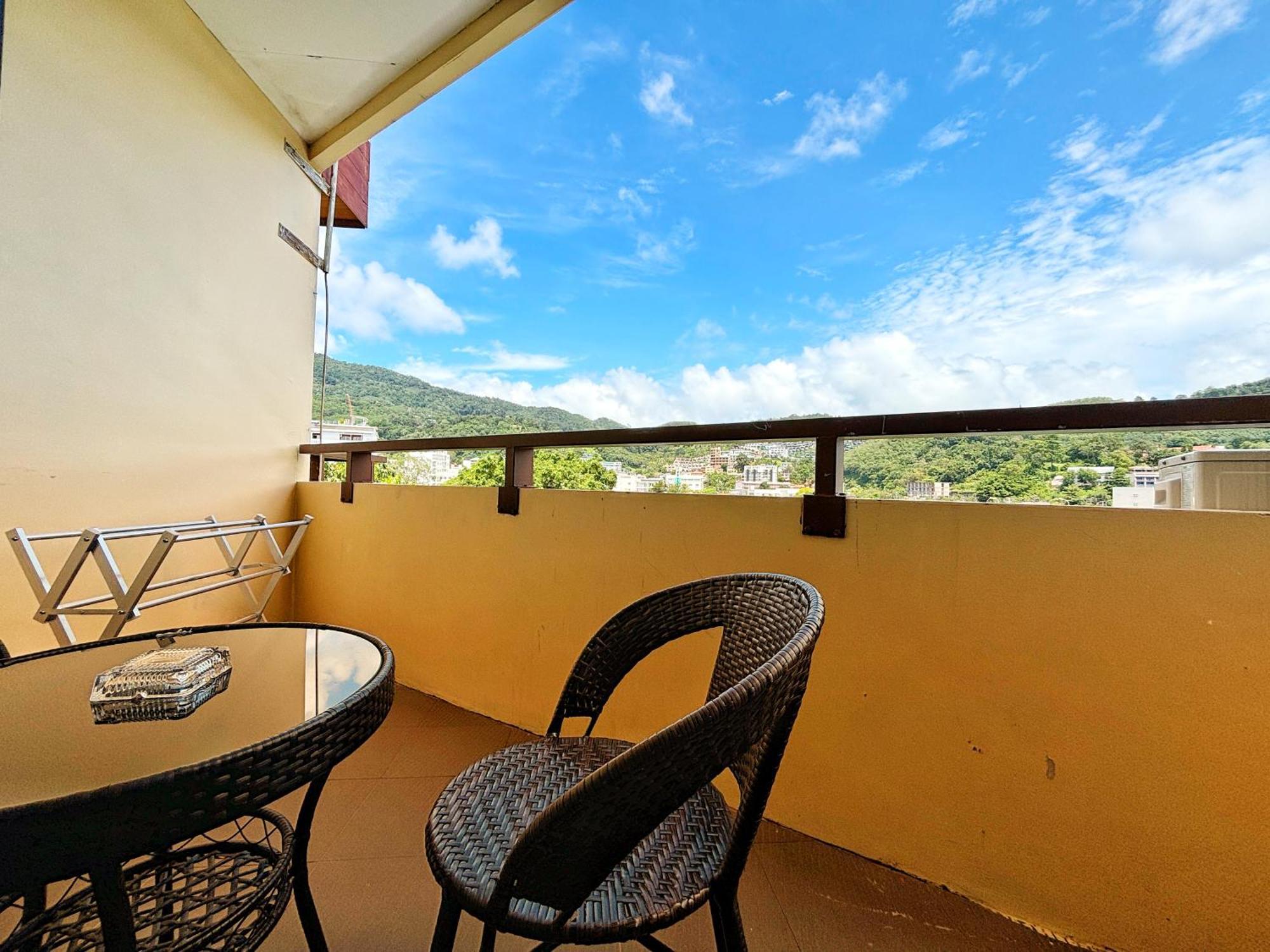 Patong Pool House Aparthotel Екстериор снимка
