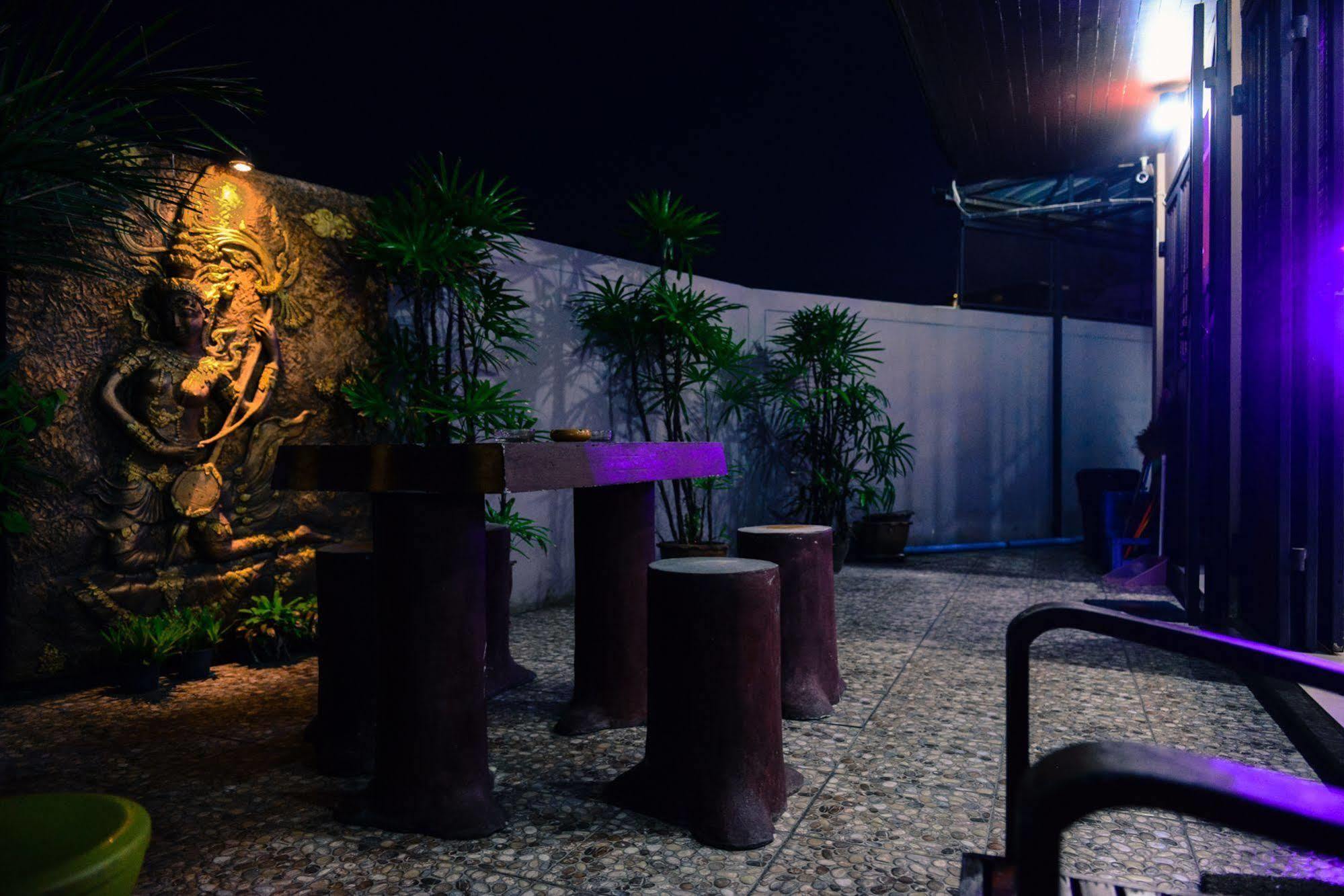 Patong Pool House Aparthotel Екстериор снимка