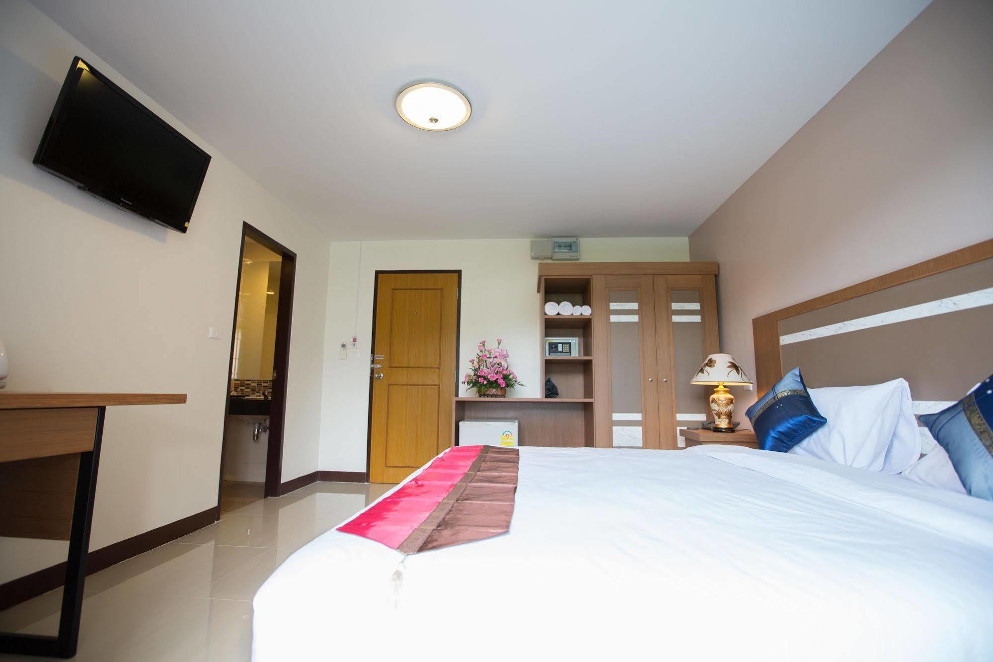 Patong Pool House Aparthotel Екстериор снимка