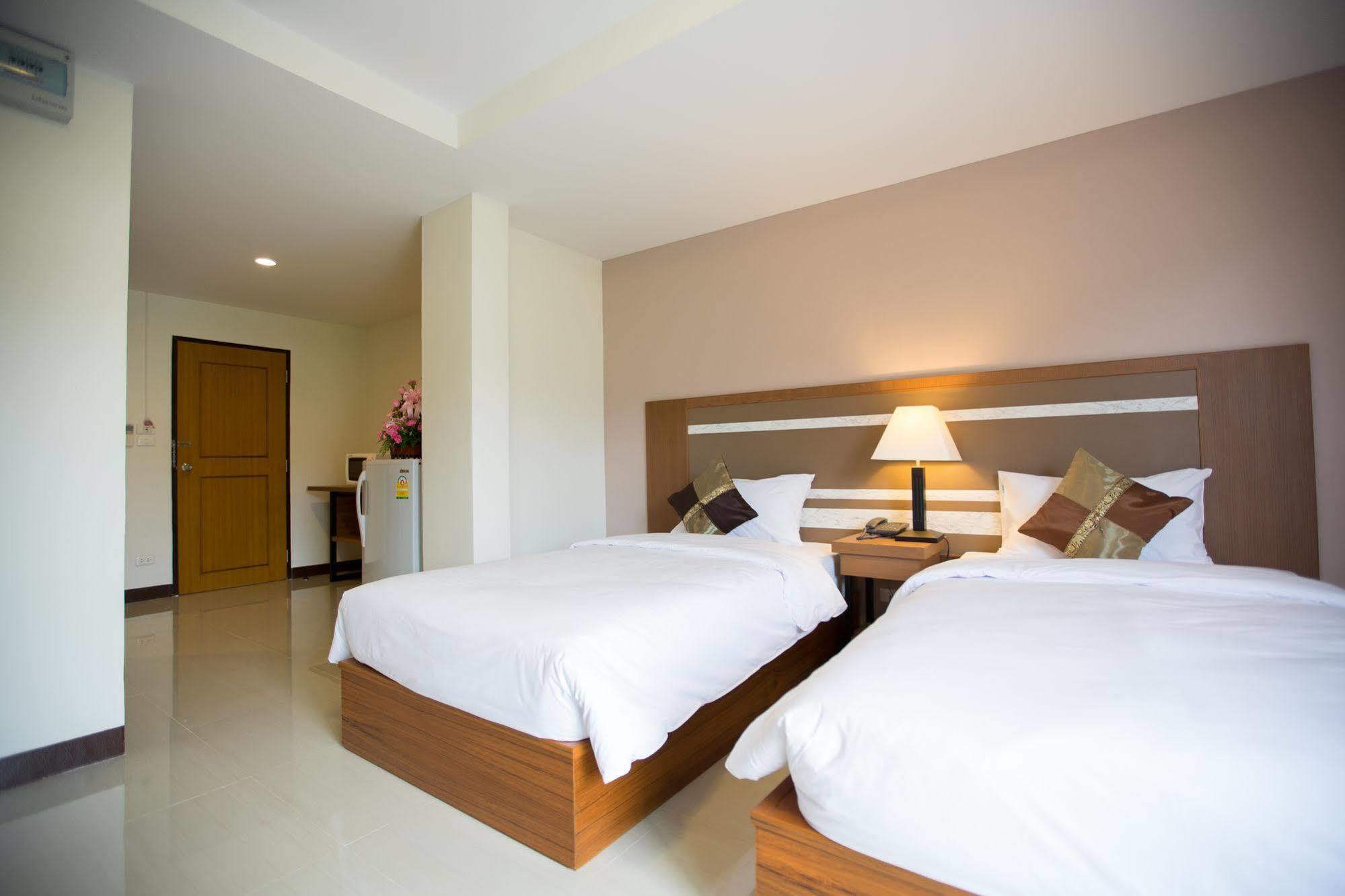 Patong Pool House Aparthotel Екстериор снимка